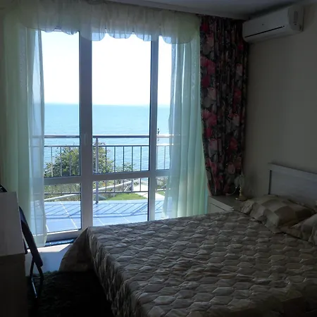 Blue Bay Palace Complex 아파트호텔 포마리
