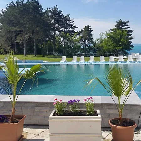Blue Bay Palace Complex 아파트호텔 2*
