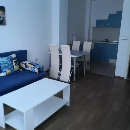 Ξενοδοχείο με διαμερίσματα Blue Bay Palace Complex 2*